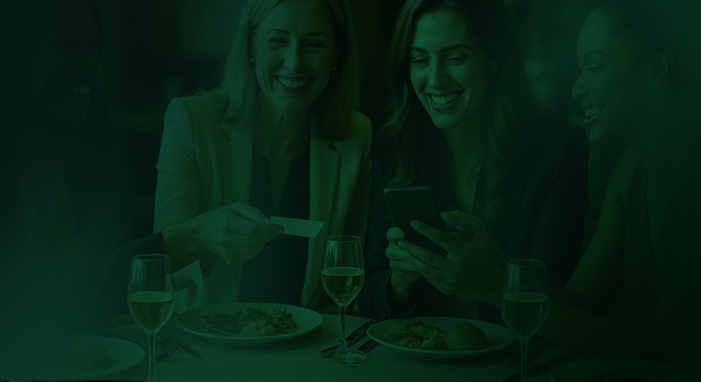 Mulheres reunidas à mesa em um momento de conexão